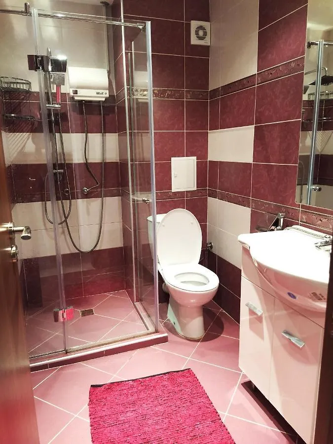Modern Apartment In Бургас