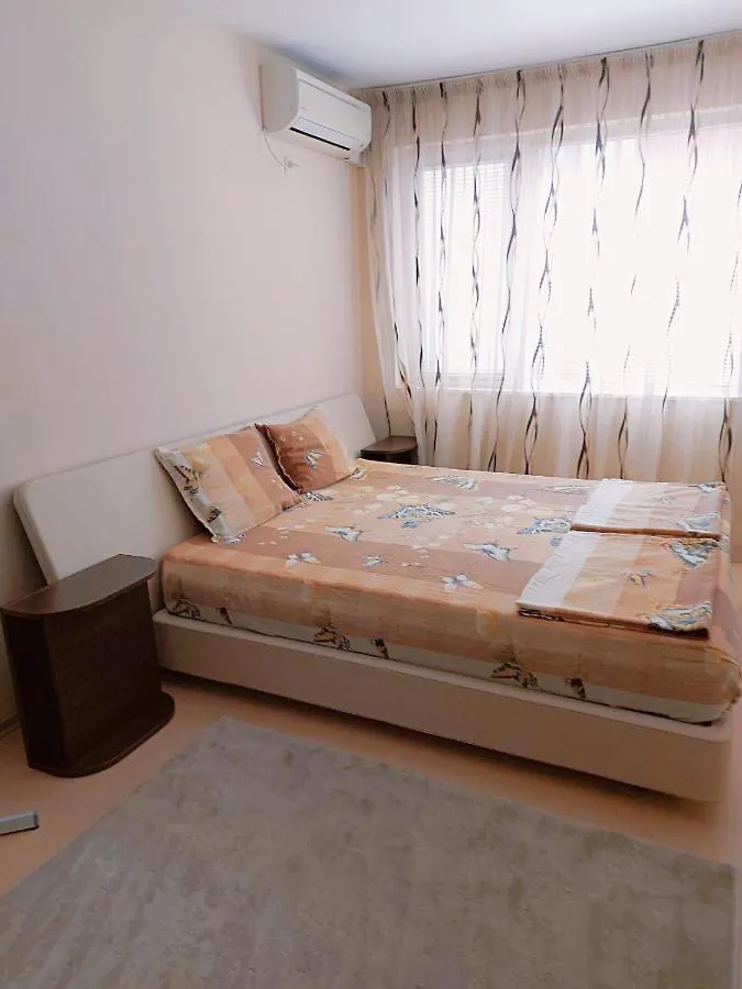 Modern Apartment In Бургас